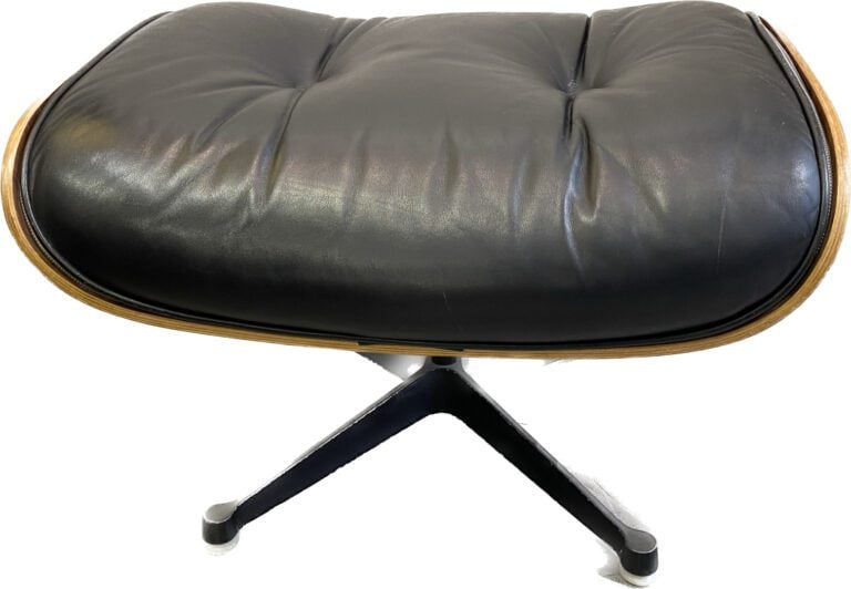 Charles EAMES (1907-1978) & Ray EAMES (1912-1988) - Fauteuil et son ottoman mod…