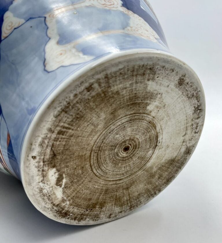 CHINE - XXe siècle - Potiche de forme balustre et couverte en porcelaine décoré…