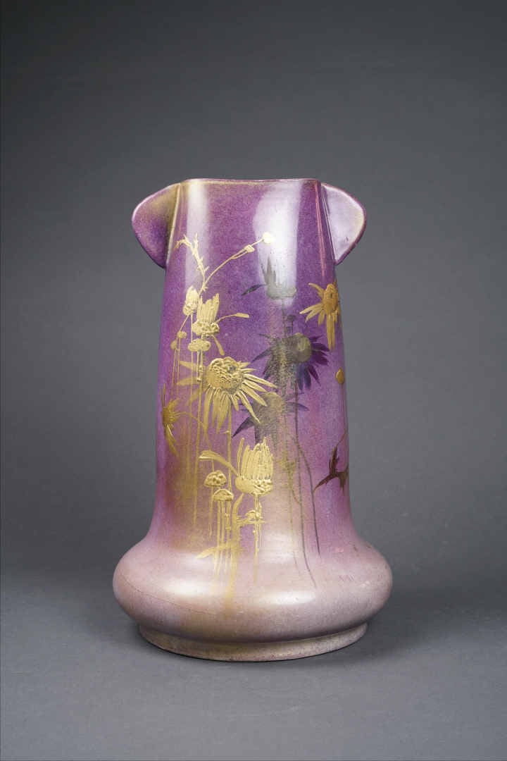Clément MASSIER (1844-1917) - Vase cylindrique à corps et base aplatis en céram…