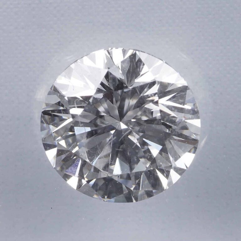 Diamant sur papier taille brillant pesant 2,03 carats, couleur : E, pureté : IF…