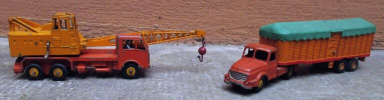 DINKY SUPERTOYS - Ensemble de deux véhicules comprenant : - - Camion WILLEME et…