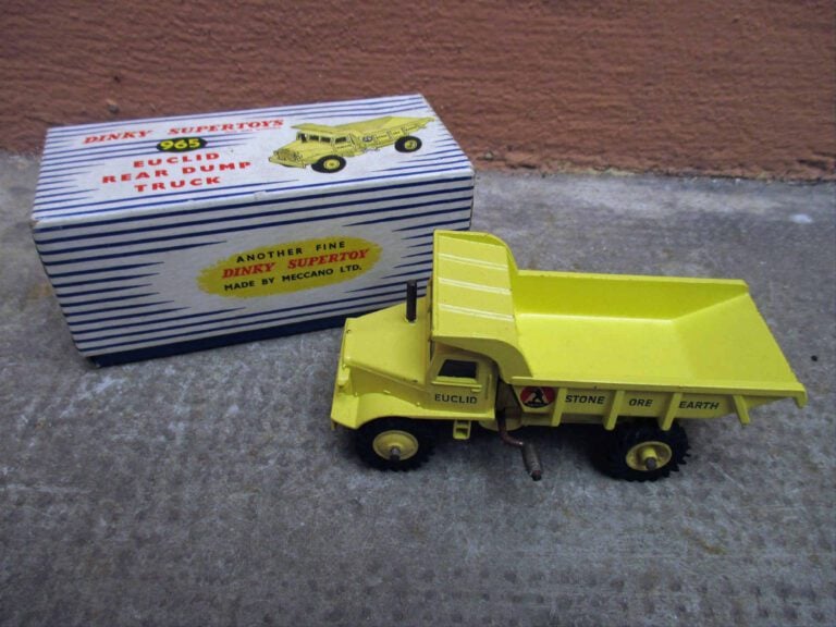 DINKY SUPERTOYS - EUCLID DUMP TRUCK, Ref : 965. - (Dans sa boîte d'origine).