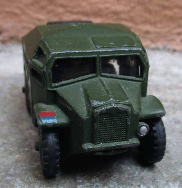 DINKY TOYS - Field Artillery tractor, Ref : 688. - (Etat d'usage).