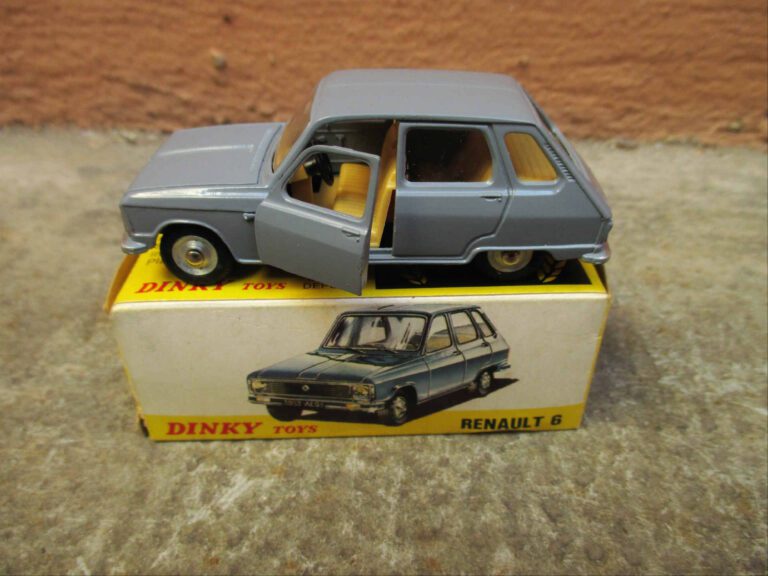 DINKY TOYS - Renault 6 grise, Ref : 1453. Made in Spain. - Dans sa boîte d'orig…
