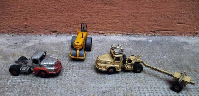 DINKY TOYS & SUPERTOYS - Ensemble de trois véhicules comprenant : - - Rouleau c…