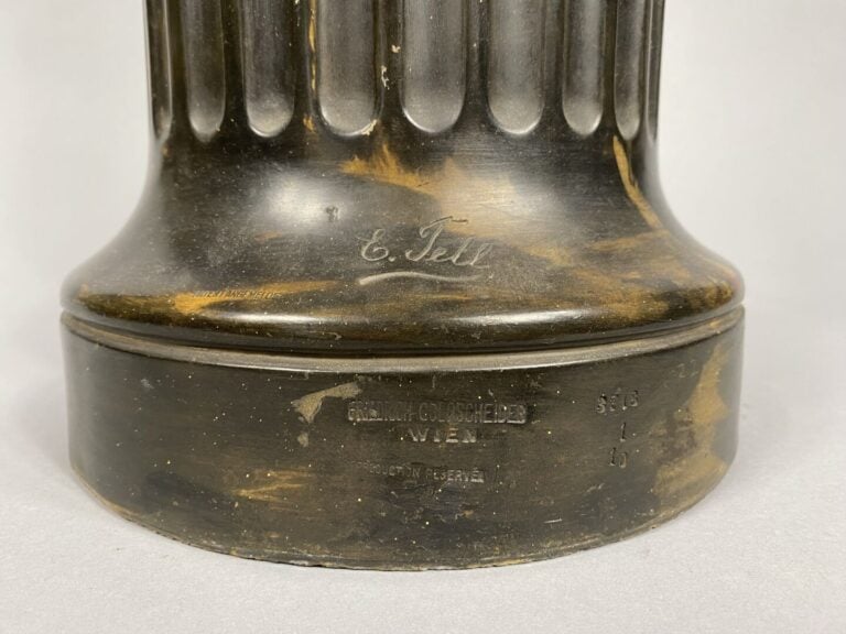 E. TELL (XIX-XXe) pour Friedrich GOLDSCHEIDER (1845-1897) - Epreuve en terre cu…