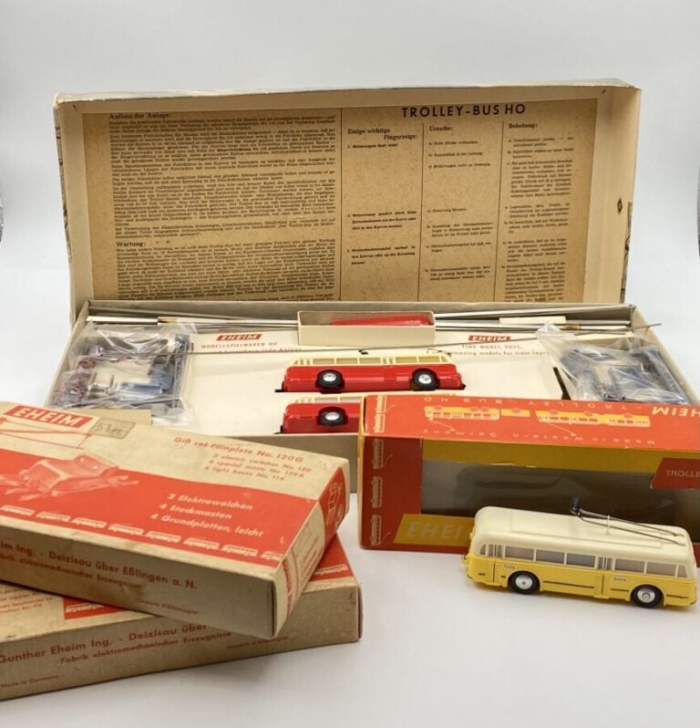 EHEIM HO en BO : coffret trolley bus ref 102, trolley ref 6100, boite caténaire…
