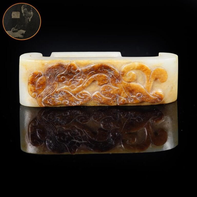 ELEMENT DE FOURREAU DE SABRE EN JADE NEPHRITE CELADON VEINE DE ROUILLE - Chine…
