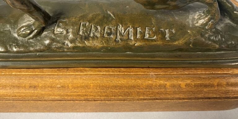 Emmanuel FREMIET (1824-1910), d'après - Chien - Epreuve en bronze à patine brun…