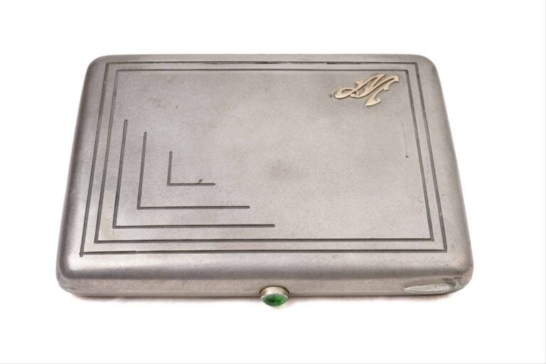 Étui à cigarettes rectangulaire à bords arrondis en argent 84 zolotniks (875 mi…