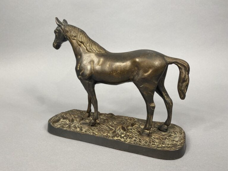 FARBEL (XXe) - Cheval - Epreuve en bronze à patine nuancée - Signée sur la terr…