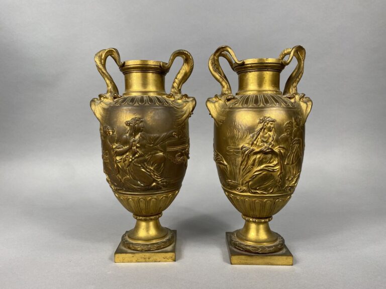 Ferdinand BARBEDIENNE Fondeur - Paire de vases balustre en bronze doré à décor…