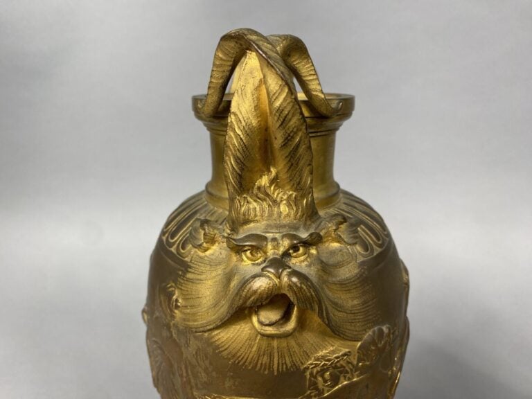 Ferdinand BARBEDIENNE Fondeur - Paire de vases balustre en bronze doré à décor…