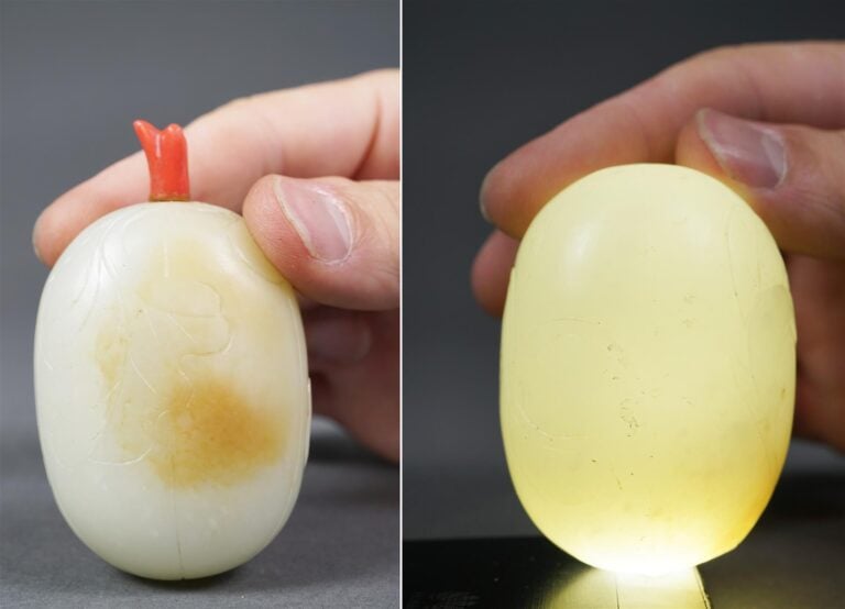 FLACON TABATIERE OVOIDE SCULPTE DANS UN GALET DE JADE NEPHRITE BLANC - Chine, P…
