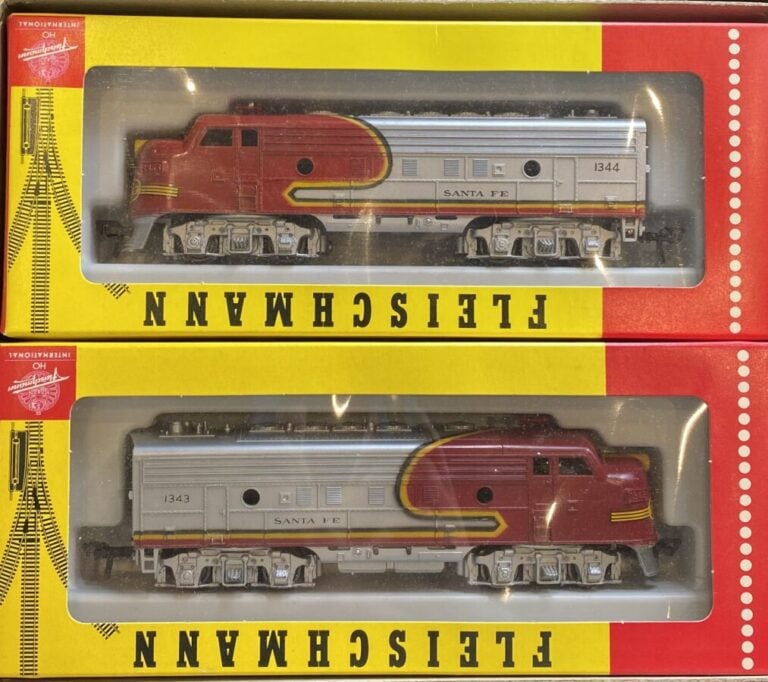 FLEISCHMANN HO : 7 loco en BO : 231 carénée, 230 ref. 4800, boite à sel bref 43…