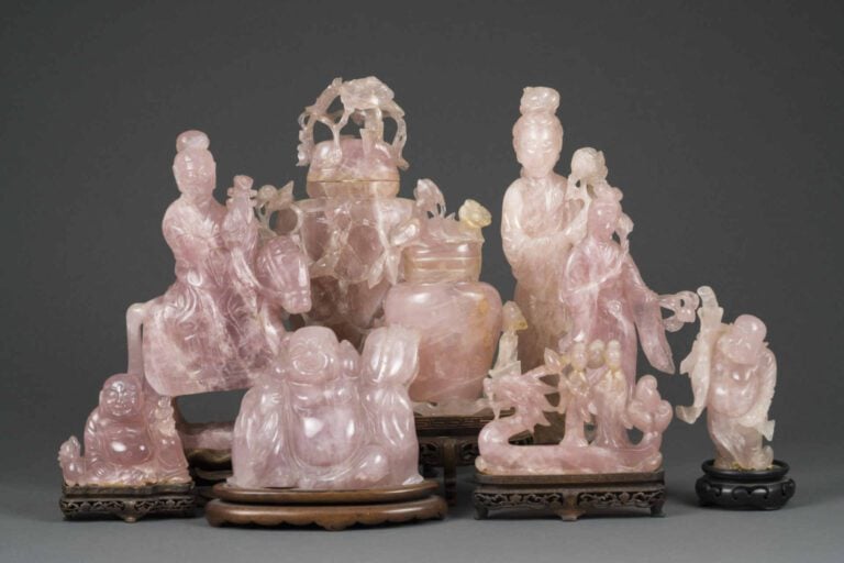 FORT LOT DECORATIF DE SUJETS EN QUARTZ ROSE SCULPTE - Chine, Epoque XIXe/XXe si…