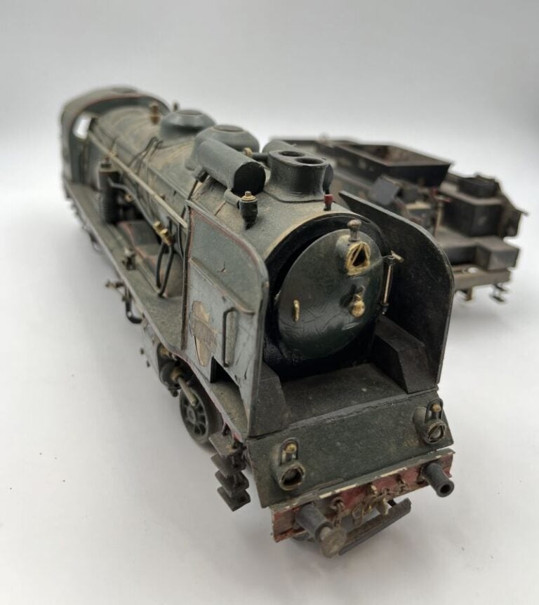 Fournereau France, loco type vapeur 231 avec tender peinte en verte avec cabine…