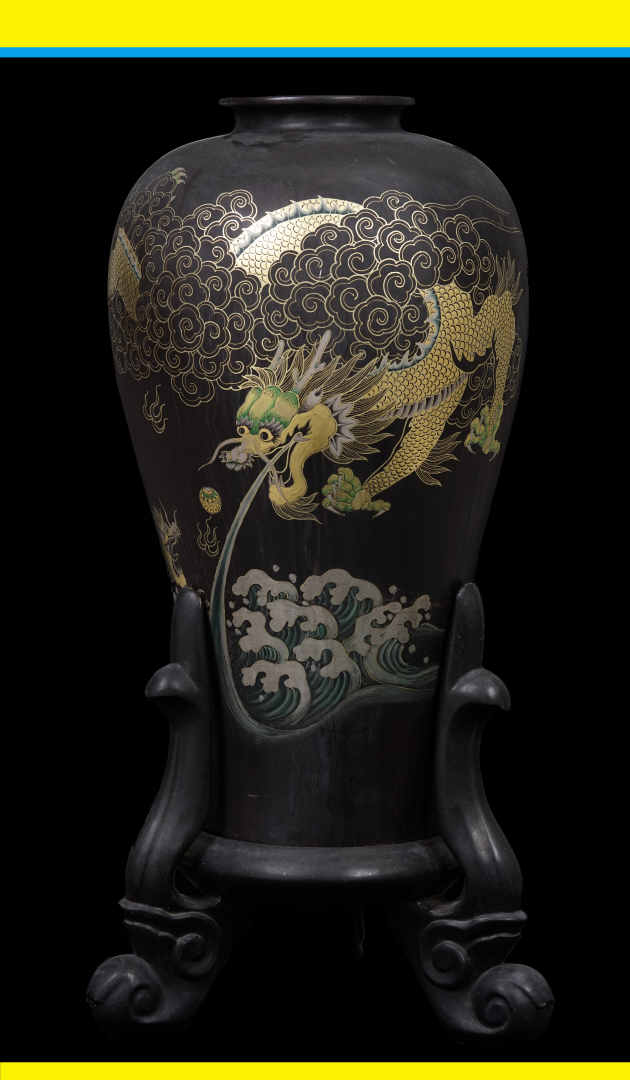 GRAND ET DECORATIF VASE MEIPING AU DRAGON - Chine, Epoque XXe siècle - Vase à f…