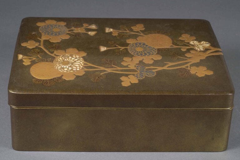 GRANDE BOITE A DOCUMENTS COUVERTE EN BOIS LAQUE, RYOSHIBAKO - Japon, Période Me…