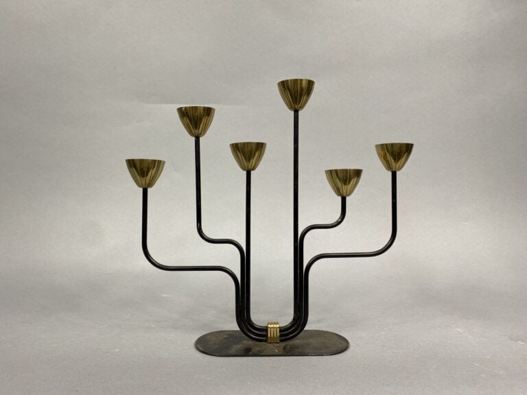 Gunnar ANDER (1908-1976) pour Ystad Metall Sweden - Bougeoir en métal à patine…
