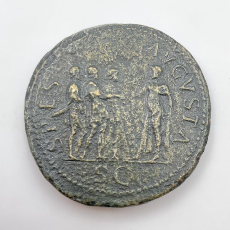 Hadrien (117-138). « Padouan » en bronze, d'après Giovanni Cavino et le revers…