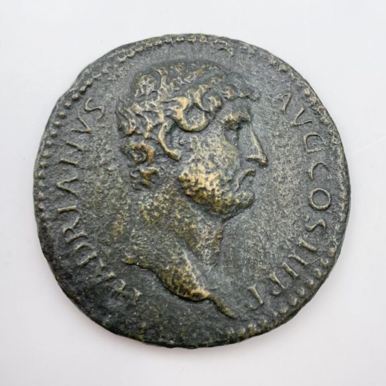 Hadrien (117-138). « Padouan » en bronze, d'après Giovanni Cavino et le revers…