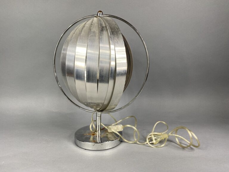Henri MATHIEU (XXe) - Lampe de bureau de la série "Nickelor" à réflecteur en sp…