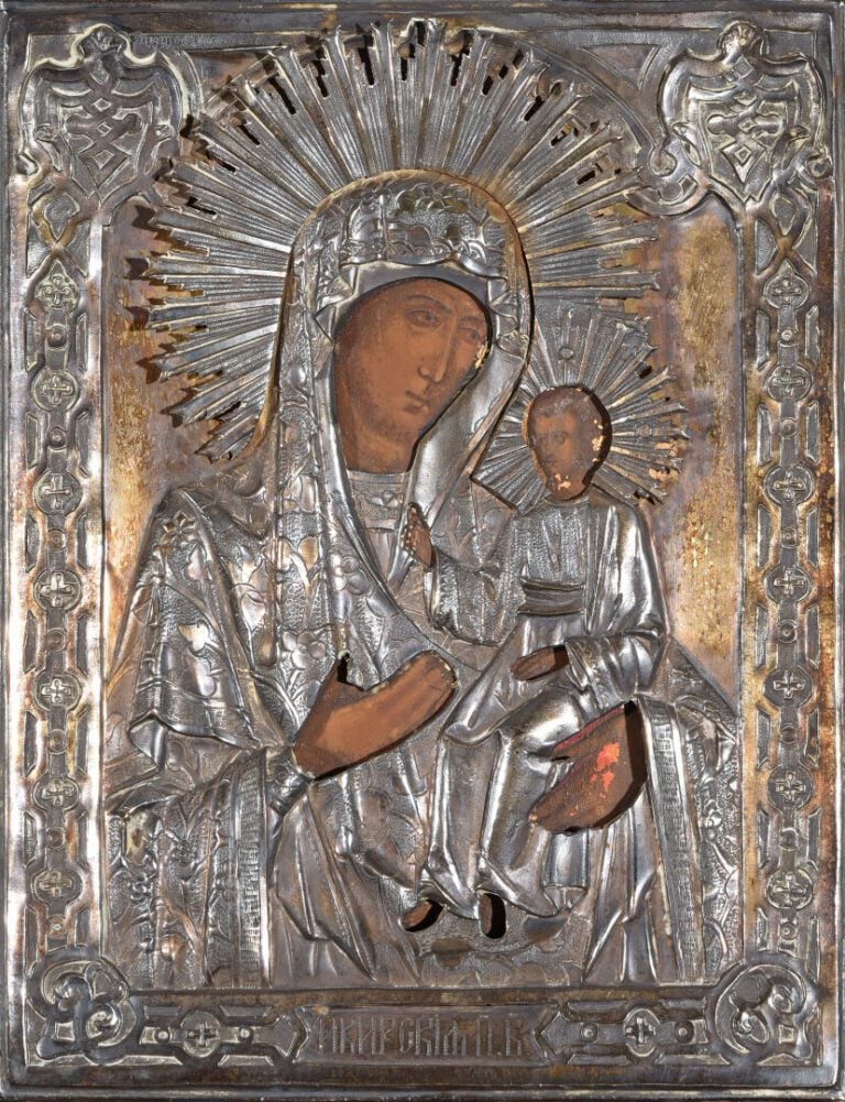 Icône de la Mère de Dieu d'Iver - Tempera sur bois, dans son oklad en argent 84…