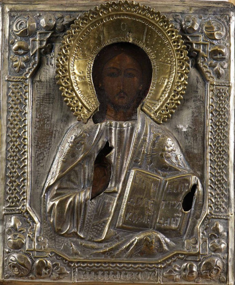 Icône du Christ Pantocrator. - Oklad en cuivre argenté et doré. - XIXe siècle.…