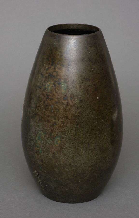 JAPON - Fin période Taisho - Début Showa - Grand vase ovoïde en bronze à patine…