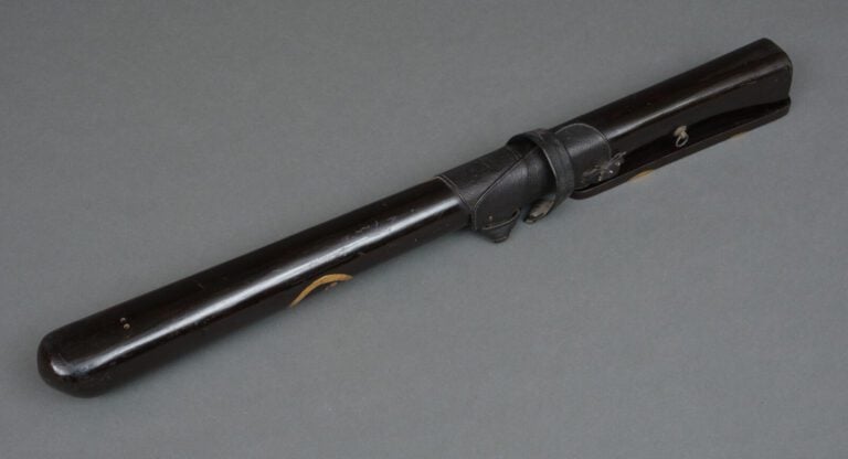 JAPON - Période Edo (1603-1868) - Carquois (yebira) de type Utsubo laqué noir a…