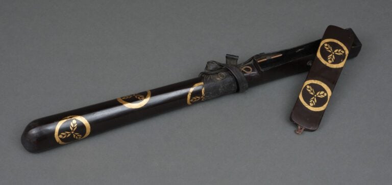JAPON - Période Edo (1603-1868) - Carquois (yebira) de type Utsubo laqué noir a…