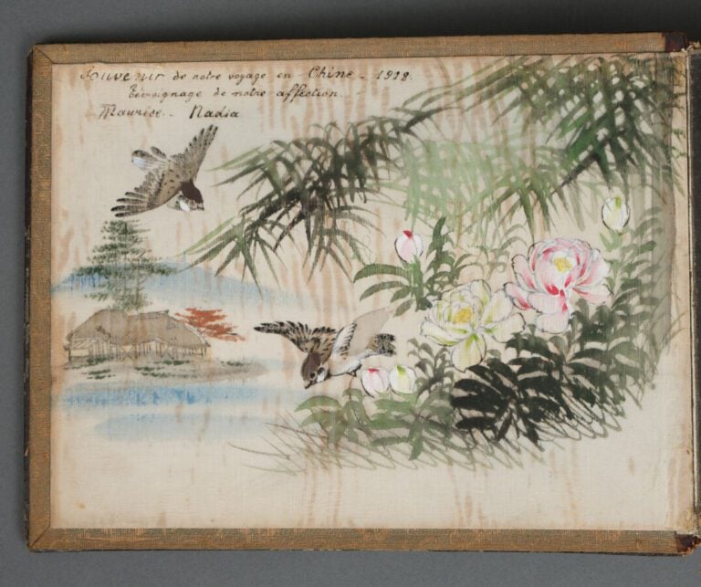 JAPON -Période Période Meiji (1868-1912) - Album photo en laque et nacre, à déc…