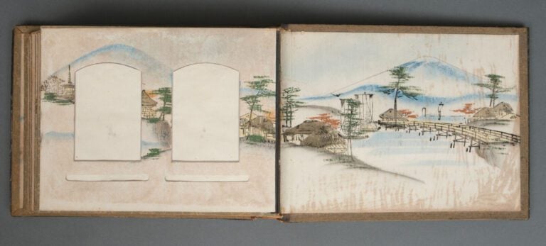 JAPON -Période Période Meiji (1868-1912) - Album photo en laque et nacre, à déc…