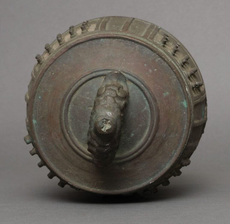 JAPON - Période Showa (1868-1912) - Cloche de temple en bronze (bonshô) de form…