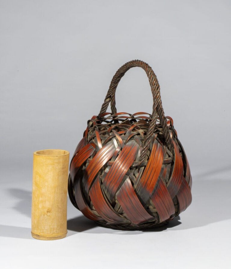 JAPON - Période Taisho / Showa (1912-1989) - Grand panier ikebana globulaire en…