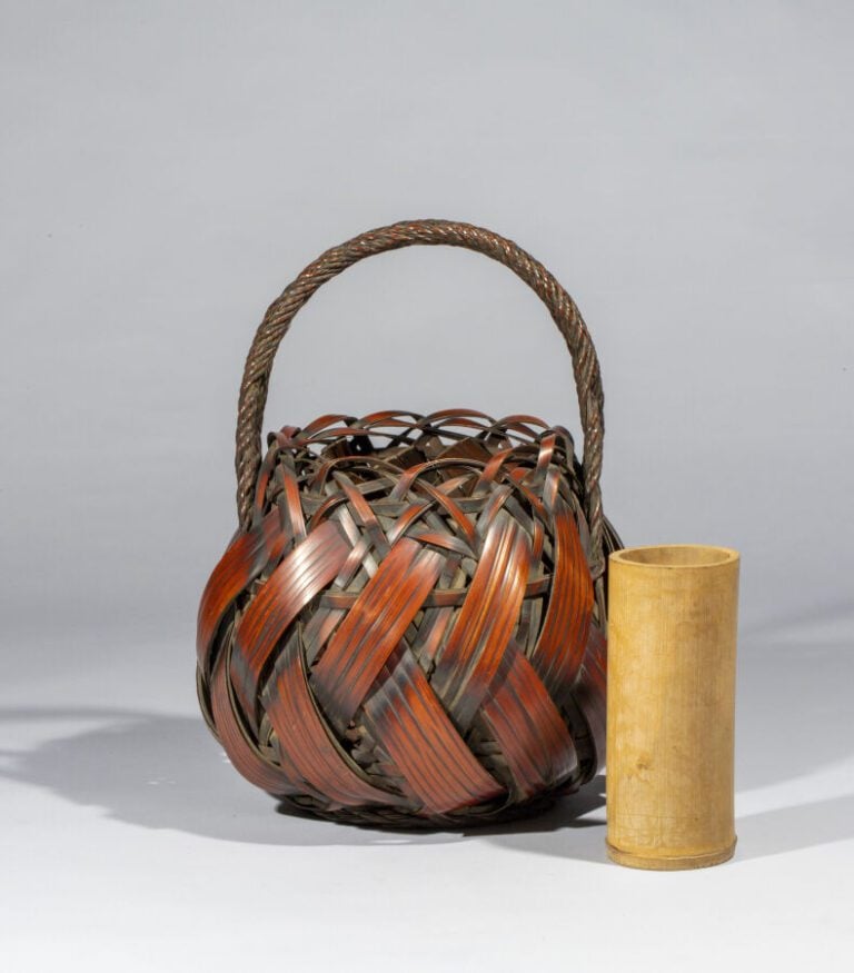 JAPON - Période Taisho / Showa (1912-1989) - Grand panier ikebana globulaire en…