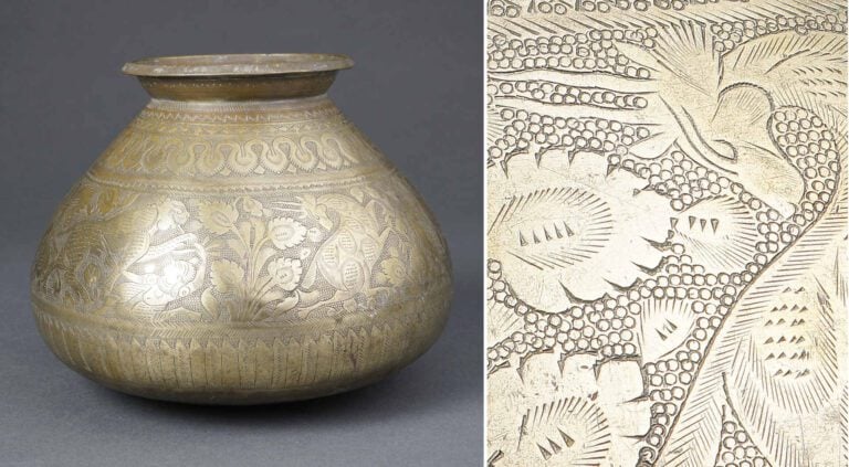 JARRE A EAU EN LAITON GRAVE, LOTA - Inde, Epoque XIXe siècle - A profil conique…