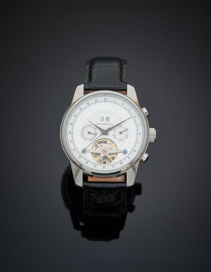 LIP - BRACELET MONTRE ronde, modèle « K2L27 » en acier. Cadran blanc partiellem…