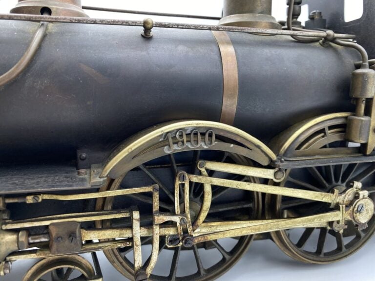 Locomotive type 220 à vapeur vive avec son tender marquée SEG - 1900 - Fabricat…