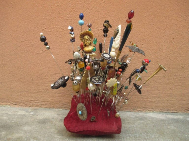 Lot d'épingles à chapeaux fantaisies.