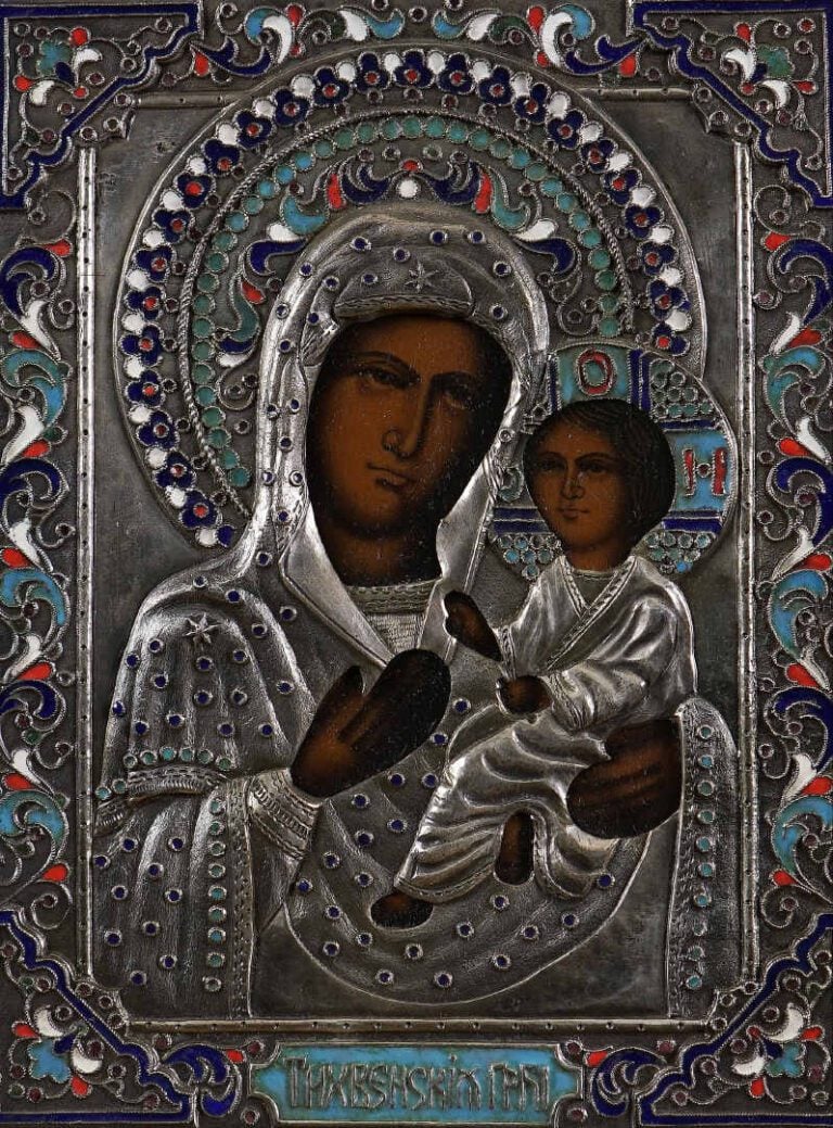 Lot de deux icônes de la Vierge de Tikhvine. - Oklads en cuivre dont une émaill…