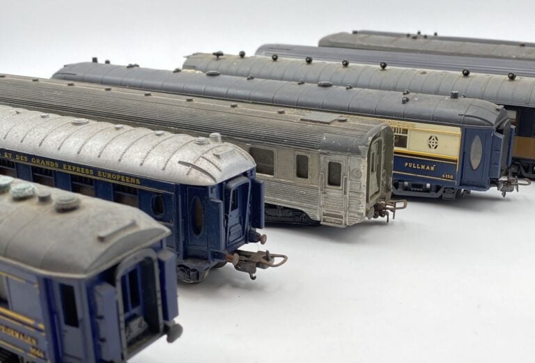 Lot divers de voitures voyageurs, environ 25 pièces : TRAM 3 voitures NORD en B…