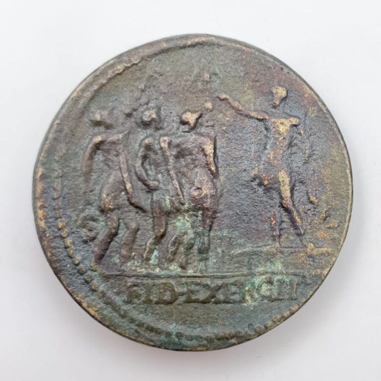 Macrin (217-218). « Padouan » en bronze, d'après Giovanni Cavino, et revers d'u…