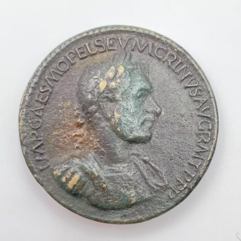 Macrin (217-218). « Padouan » en bronze, d'après Giovanni Cavino, et revers d'u…