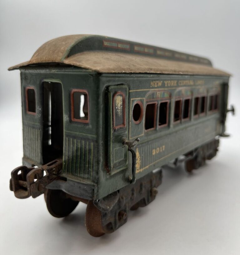 Marklin 1909, wagon New York Central lines. À bogies peint, aménagé avec person…