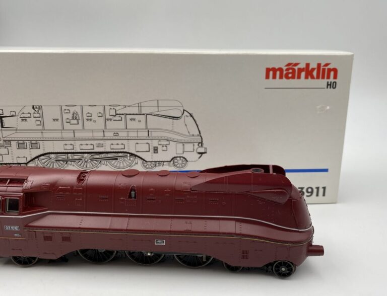 Marklin en BO; CC danoise ref 3174, 231 vapeur ref 33911