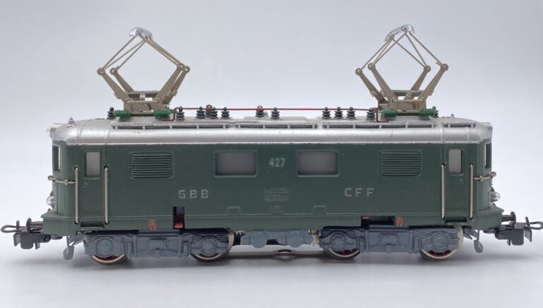 Marklin série 800; loco vapeur 131 sans tender et loco électrique RES 800
