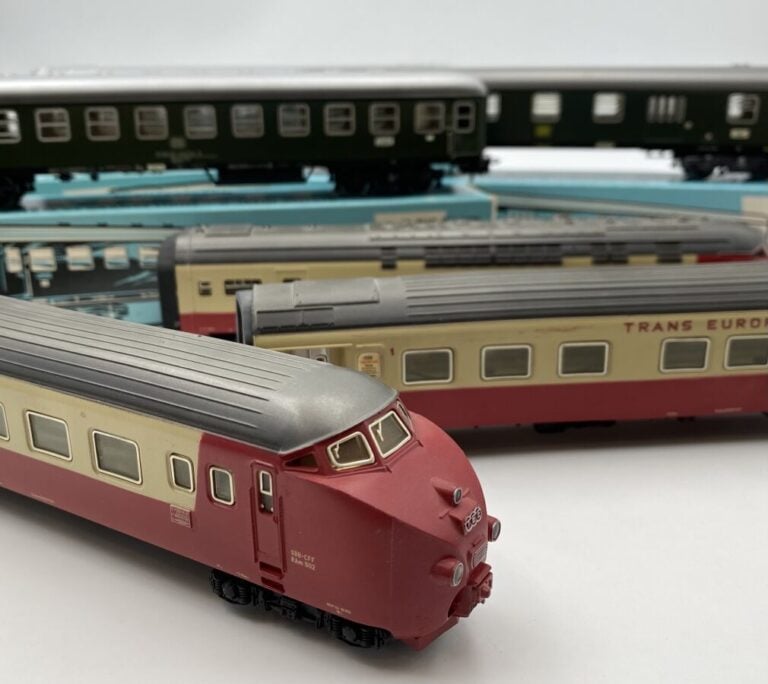 Marklin série 800; rame 3 voitures en BO bref 4022, 4026, 4037 + Rame HAMO TEE…