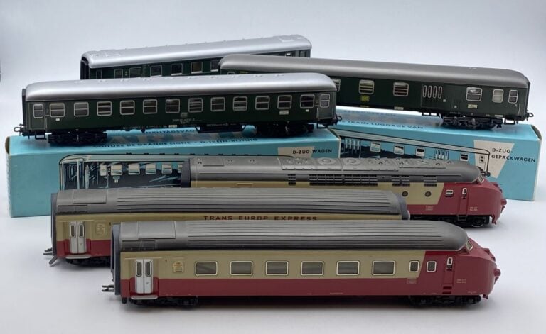 Marklin série 800; rame 3 voitures en BO bref 4022, 4026, 4037 + Rame HAMO TEE…